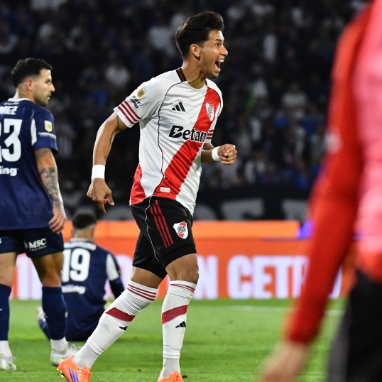 Torneo clausura de la Liga Profesional de Fútbol: River vencio por 2-0 a Talleres en Córdoba