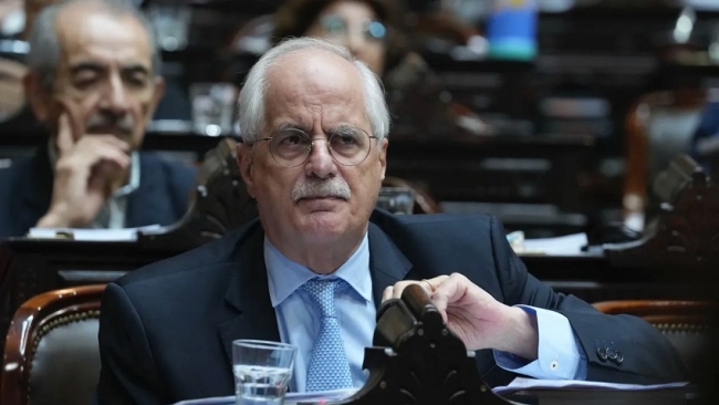 Presentan un proyecto para suspender la licitación de la Hidrovía