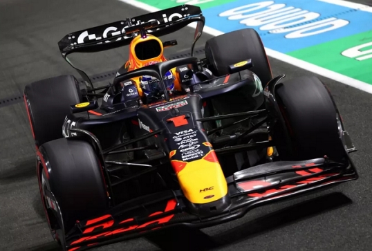 Fórmula 1: Max Verstappen estableció el mejor tiempo en el Gran Premio de Arabia Saudí