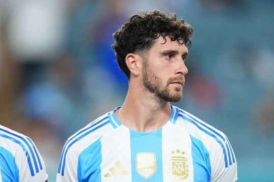 Marcos Senesi fue citado por Lionel Scaloni, para sumarse a la selección