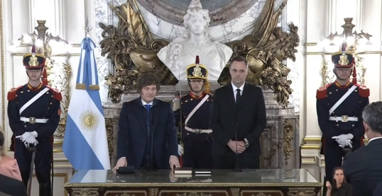 Manuel Adorni asumió en la Jefatura de Gabinete