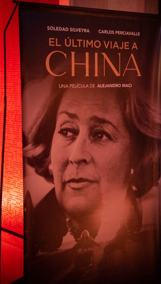 Llega a las salas el film «El último viaje a China», con Soledad Silveyra y Carlos Perciavale