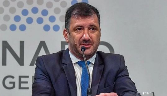 Contraataque del Gobierno tras el pedido de expulsión del senador Kueider, por parte de Unión por la Patria