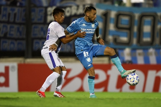 Copa Argentina: Atlético Tucumán derrotó a Sportivo Barracas y pasó de ronda