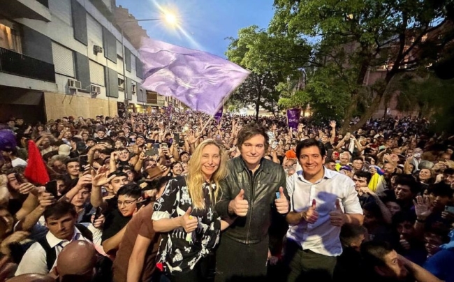 Milei en Córdoba: Agredieron y robaron a un equipo periodístico de Canal 10