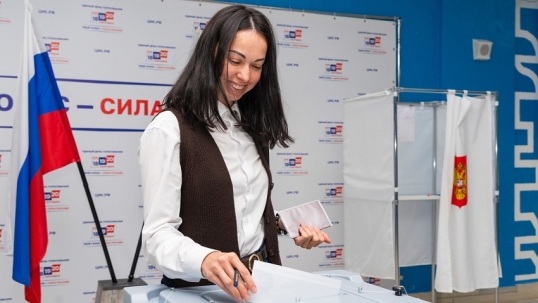 Rusia Unida gana los comicios parlamentarios