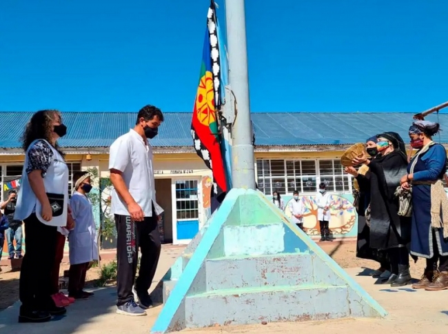 Río Negro: Legisladoras presentan un proyecto para que la bandera mapuche no figure en edificios públicos y mencionan un decreto de Roca