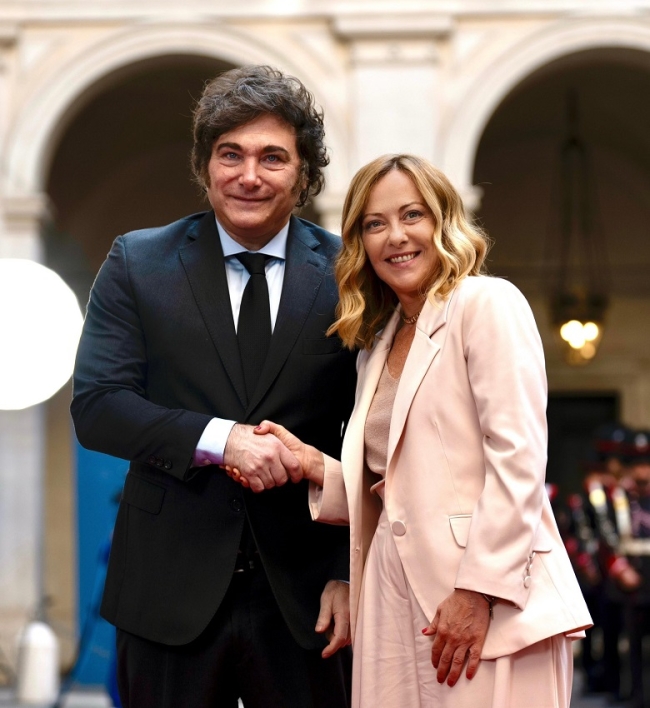 Milei y Georgia Meloni participaron de la firma de un acuerdo entre las petroleras YPF y ENI