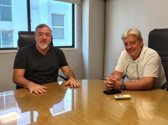 Gremios de la CGT y CTA se juntan para definir acciones contra la reforma laboral de Milei