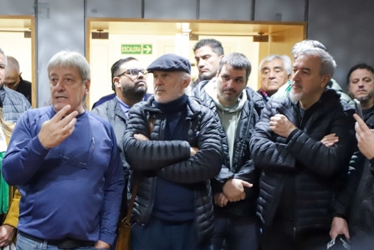 El FreSU y ATE se movilizaron a la UOM contra su intervención y evalúan un plan de lucha