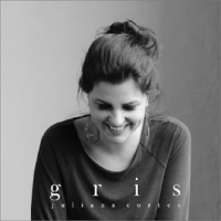 La cantante y compositora brasileña Juliana Cortes se presenta en Café Vinilo