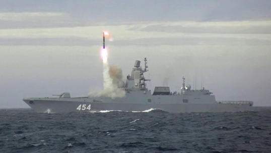 Rusia atacó con misiles hipersónicos a infraestructura utilizada por las FF.AA. de Ucrania