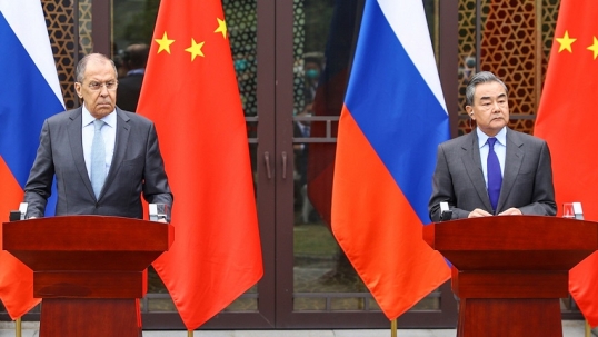 Rusia y China condenan los ataques de EE.UU. e Israel contra Irán