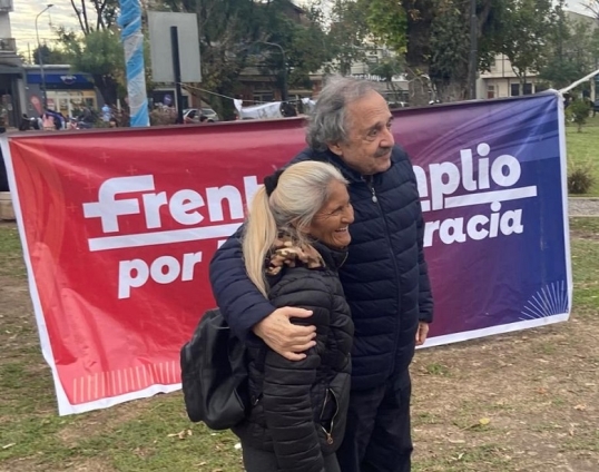Con el Frente Amplio por la Democracia, Ricardo Alfonsín comenzó a recorrer la provincia