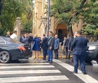 Macron, en la iglesia de la Santa Cruz, homenajeó a las monjas francesas Léonie Duquet y Alice Domon