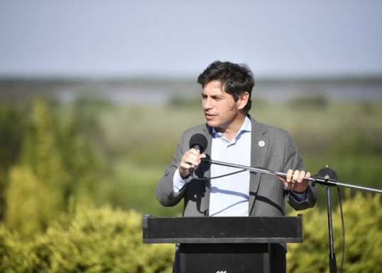 «La caída del consumo es consecuencia de políticas que benefician a pocos: hay que volver a promover el turismo» afirmó Kicillof