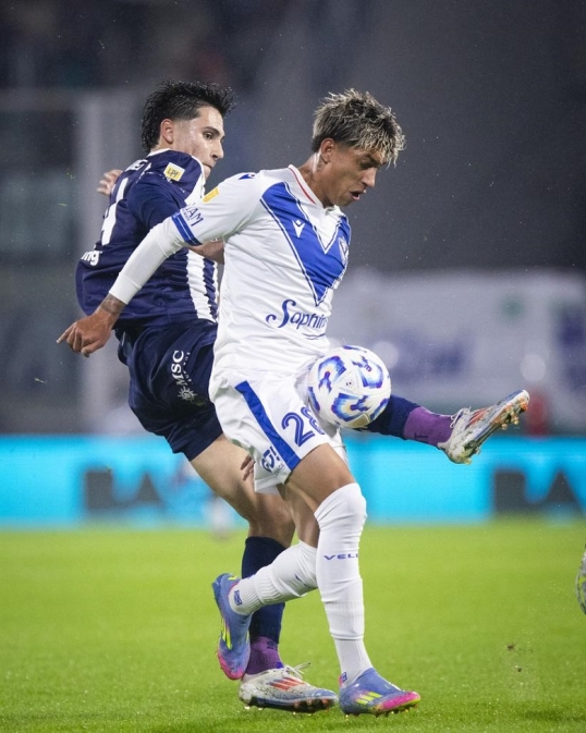 Liga Profesional de Fútbol: Vélez derrotó por 1-0 a Talleres en Córdoba
