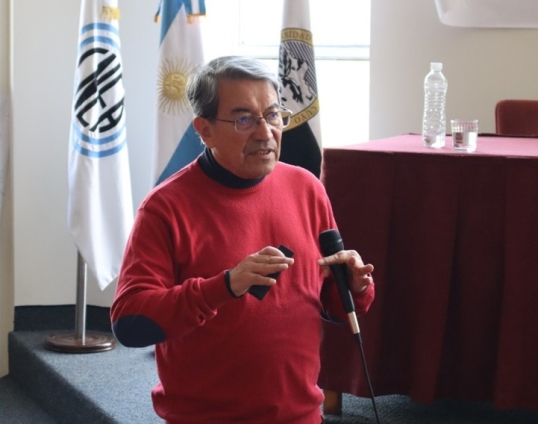 Un físico argentino reconocido a nivel mundial afirmó que en el país hay un “gobierno de desequilibrados”