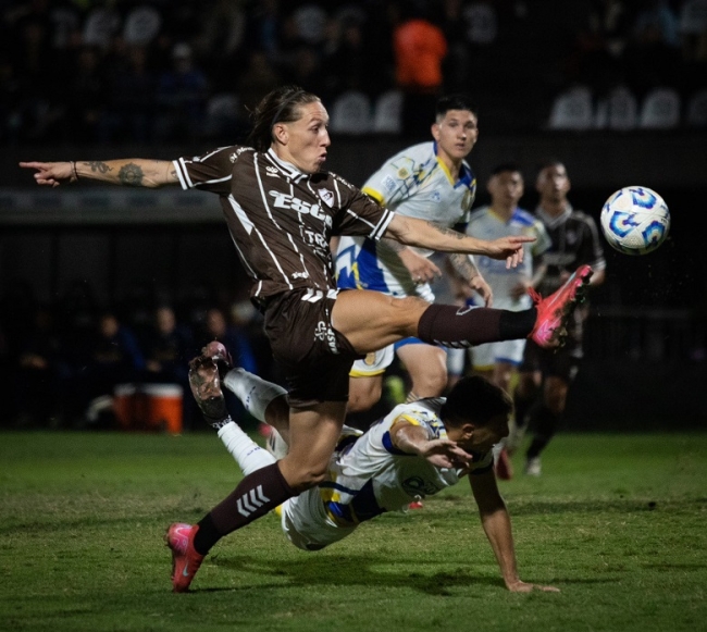 Liga Profesional de Fútbol: Platense igualó sin goles con Rosario Central