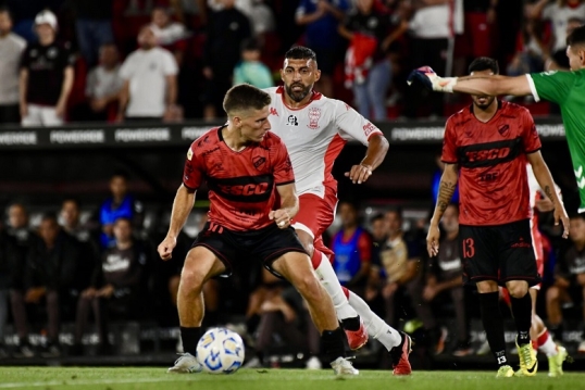 Liga Profesional de Fútbol: Huracán, le ganó 1-0 a Platense y mantiene la ilusión de ser campeón