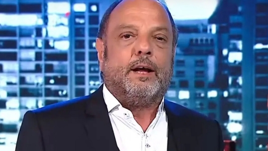 Etchecopar: “Qué vergüenza lo de Adorni, tendrían que llevárselo esposado por evasión impositiva”