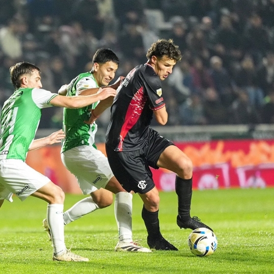 Torneo apertura de la Liga Profesional de Fútbol: Barracas juega ante Banfield, en el inicio de la novena fecha