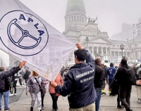Los pilotos de Aerolineas Argentinas responden al decreto que determinó privatización de la empresa