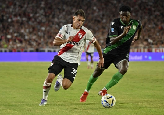 Torneo apertura de la Liga Profesional de Fútbol: River vence a Banfield