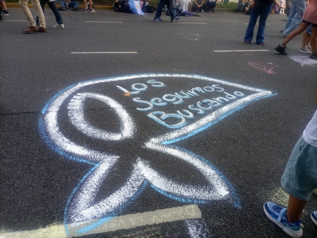 Multitudinaria marcha en el Día de la Memoria