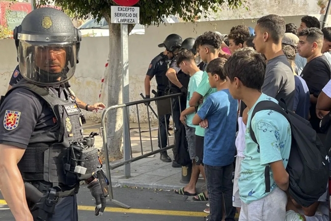 Ceuta migrantes: Suben a 2.168 la cifra de menores identificados desde el 30 de julio