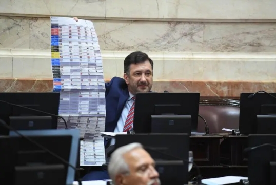 La Justicia rechazó el pedido de Kueider para ser reincorporado como senador