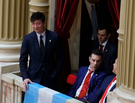 El asesor presidencial Santiago Caputo agredió al diputado Facundo Manes