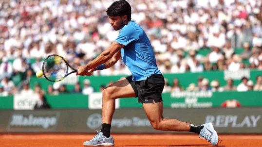 Master 1000 de Montecarlo: Carlos Alcaraz venció a Valentin Vacherot y es finalista