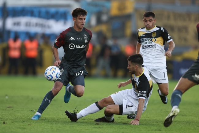 Copa Argentina: Huracán derrotó 2-1 a Olimpo de Bahía Blanca