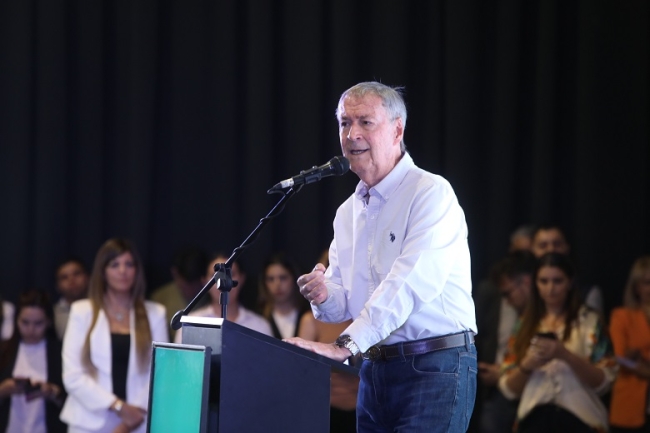Diputados cordobeses señalaron que «Adorni no puede seguir siendo Jefe de Gabinete de Ministros»