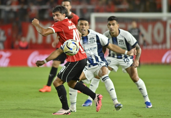 Torneo apertura de la Liga Profesional de Fútbol: Talleres venció por 2-1 a Independiente