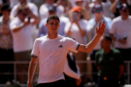 Roland Garros 2026: Juan Manuel Cerúndolo eliminó al español Martín Landaluce y pasó a octavos de final