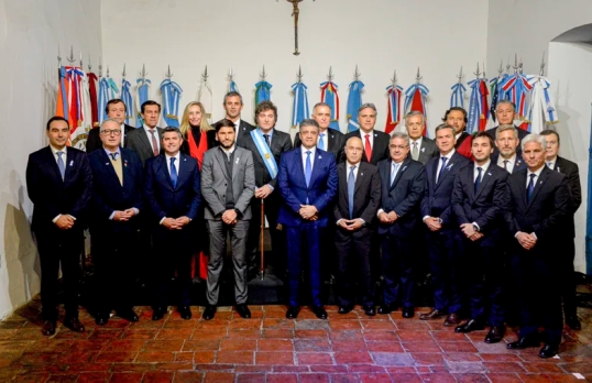 Javier Milei citó a los gobernadores “dialoguistas”
