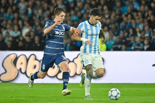 Torneo clausura liga profesional de fútbol: Racing venció a Gimnasia y Esgrima La Plata