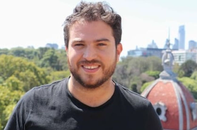 El candidato libertario, Nicolás Pakgojz autorizó el último negocio inmobiliario antes de renunciar