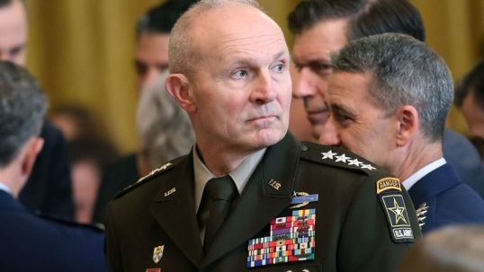 En plena guerra contra Irán: Renuncian al general Randy George, jefe del Estado Mayor del Ejército de EE.UUs