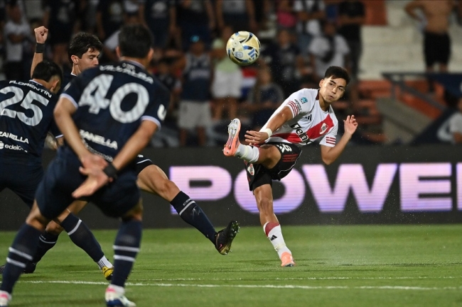Torneo apertura de la Liga Profesional de Fútbol: River empató con Independiente Rivadavia