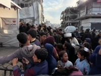 Israel asesina a ocho palestinos mientras trataban de recibir comida en Franja de Gaza este sábado