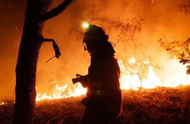 España: Siguen activos los incendios en varias ciudades del país