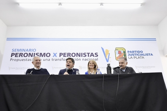 Axel Kicillof afirmó que la Argentina “no debe someterse a lo que dicten las potencias extranjeras”