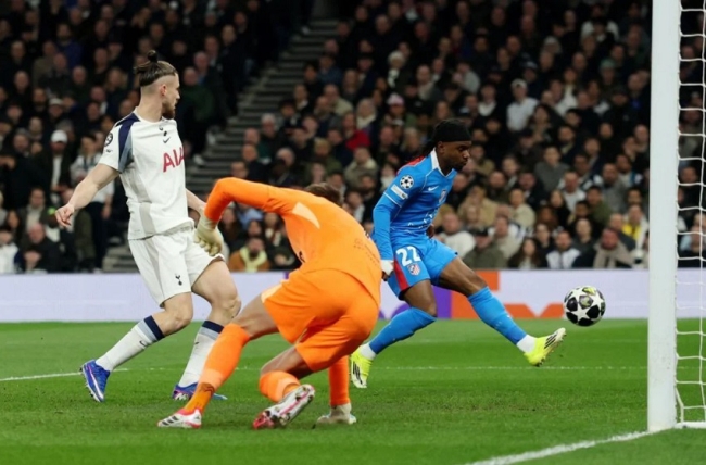 UEFA Champions League: Atlético Madrid cayó ante el Tottenham, aunque en el global pasó de ronda