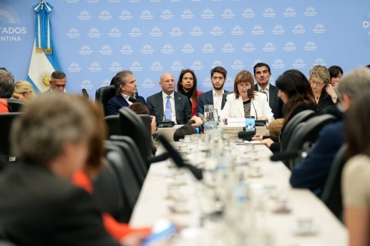 En diputados, Patricia Bullrich evitó responder sobre la relación entre Espert y Machado