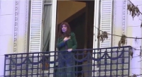 Agrupaciones sociales y políticas se congregaron en la puerta de la casa de Cristina