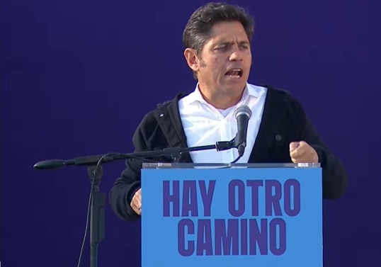 Axel Kicillof presentó su espacio “Derecho al Futuro”, con fuertes críticas a Milei