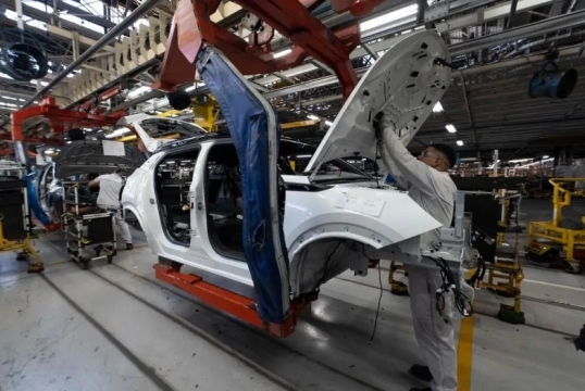 En el primer semestre la producción de autos cayó un 18,3% en el país